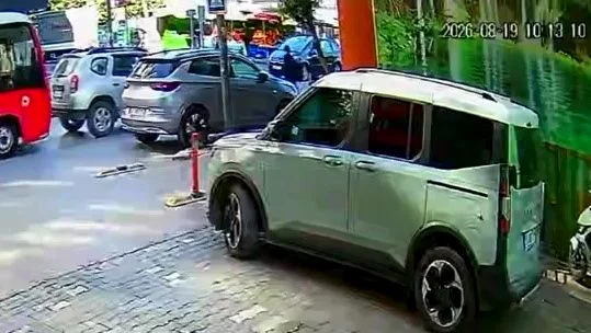 Bandırma ilçesinde yaya geçidinde yavaşlayan otomobile arkadan gelen şehir içi