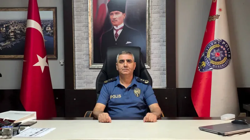 Bandırma İlçe Emniyet Müdürü Mesut Demirdaş, İçişleri Bakanlığı kararnamesiyle 1.