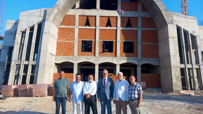 Bandırma Onyedi Eylül Üniversitesi bünyesinde yapımı süren Üniversite Camii inşaatı