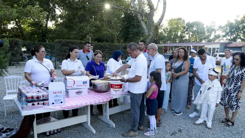 Burhaniye Belediyesi tarafından düzenlenen geleneksel sünnet şöleninde 10 çocuk sünnet