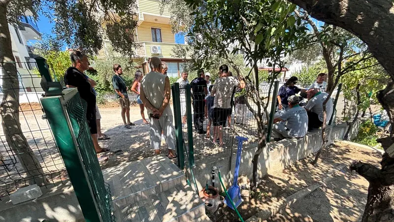 Burhaniye ilçesi İskele Mahallesi Adyar Mevkii'nde belediyenin başlattığı yol genişletme