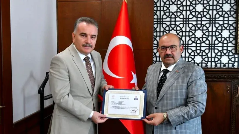 Balıkesir'deki görev süresi sona eren Edremit Kaymakamı Ahmet Odabaş, Vali