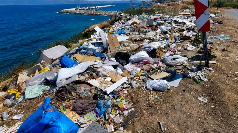 Erdek Belediyesi ile Balıkesir Büyükşehir Belediyesi, Çakıl Mahallesi'nde başlattıkları ortak