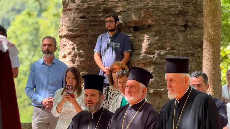 Fener Rum Patriği Bartholomeos'un yönetiminde Erdek Kirazlı Manastırı'nda geleneksel Meryem