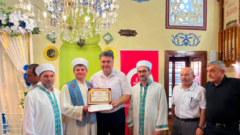 Balıkesir'in Havran ilçesinde Ömerul Faruk Camii Kur'an Kursu'nda eğitimlerini tamamlayan