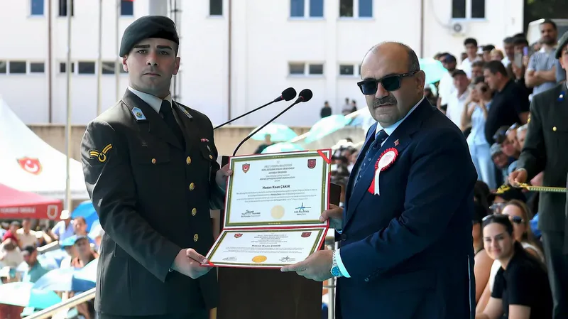 Milli Savunma Üniversitesi Kara Astsubay Meslek Yüksekokulu'nda düzenlenen diploma ve