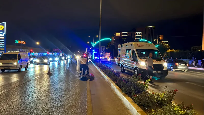 Balıkesir'in Karesi ilçesinde otomobilin çarptığı 14 yaşındaki iki çocuktan biri