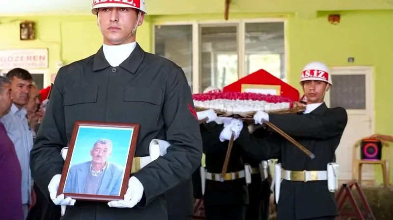 Balıkesir'in Sındırgı ilçesine bağlı Gözeren Mahallesi'nde hayatını kaybeden Kıbrıs Gazisi