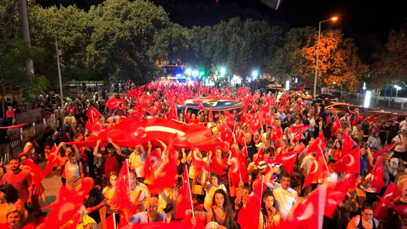 Burhaniye Belediyesi'nin düzenlediği 30 Ağustos Zafer Bayramı kutlamaları kapsamında Ören'de