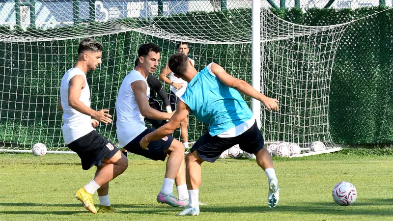 Balıkesirspor Teknik Direktörü Polat Çetin, sezon öncesi ilk etap kamp