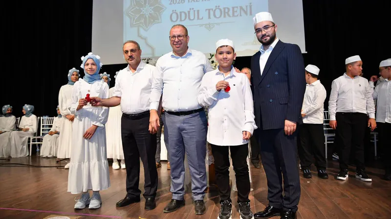 Susurluk'ta düzenlenen yaz Kur'an kursları, yaklaşık 3 bin kişinin katılımıyla
