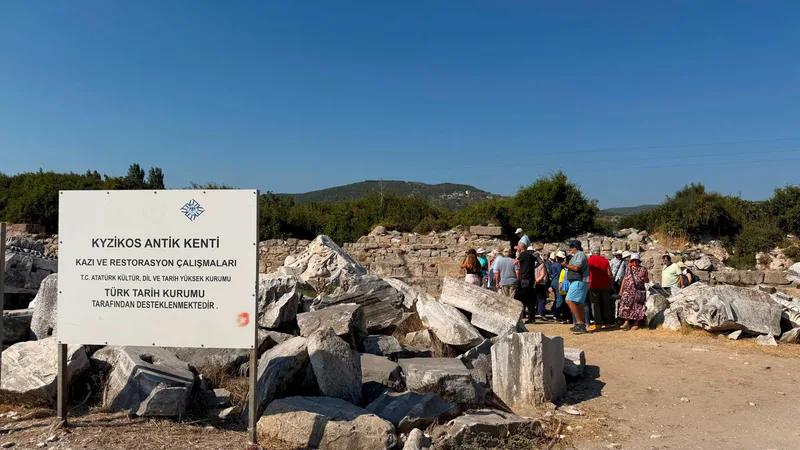 Erdek ilçesindeki 2 bin 800 yıllık Kyzikos Antik Kenti, Yunanistan'dan