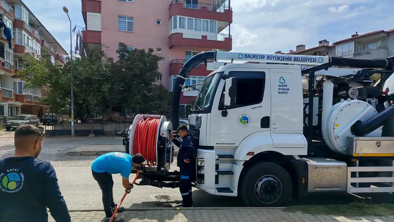 BASKİ tarafından Ayvalık'a kazandırılan yüksek emiş gücüne sahip 2 yeni