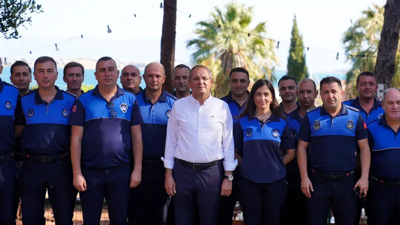 Ayvalık Belediye Başkanı Mesut Ergin, Zabıta Haftası kutlamaları kapsamında zabıta