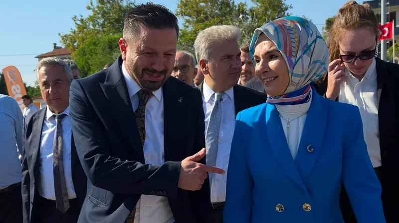 Aile ve Sosyal Hizmetler Bakanı Mahinur Özdemir Göktaş, Balıkesir'in Marmara
