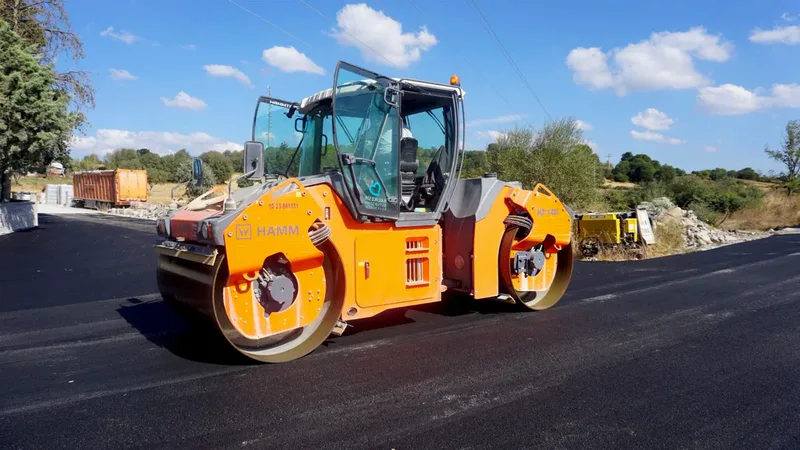 Balıkesir Büyükşehir Belediyesi, İvrindi ilçesinde TOKİ ve mezarlık yolunda toplam