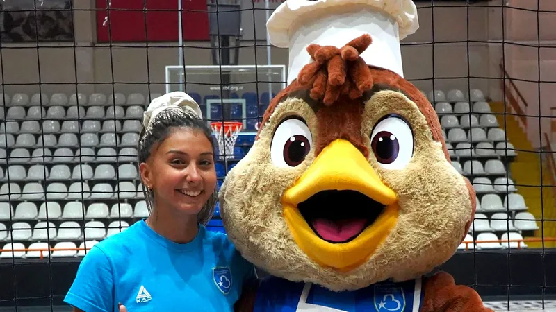 Yeni sezona şampiyonluk parolasıyla hazırlanan Balıkesir Büyükşehir Belediyespor Kadın Voleybol