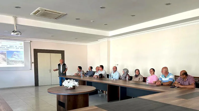 Balıkesir Orman Bölge Müdürlüğü, yangına hassas bölgelerde konaklayan 11 arıcıya