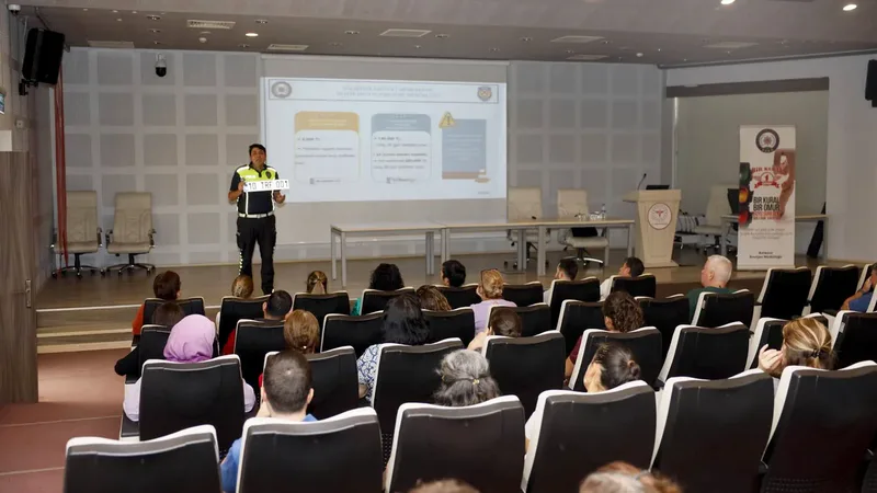 Balıkesir İl Sağlık Müdürlüğü personeline yönelik düzenlenen trafik eğitimi programı,