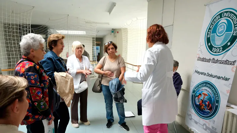 Balıkesir Üniversitesi 60+ Tazelenme Üniversitesi'nde üçüncü dönem kayıtları başladı. 114