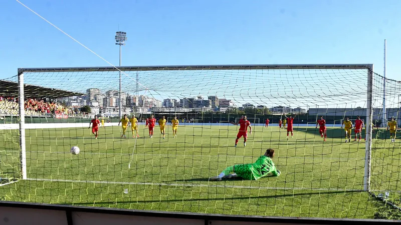 TFF 3. Lig 2. Grup'ta şampiyonluk hedefiyle yola çıkan Balıkesirspor,