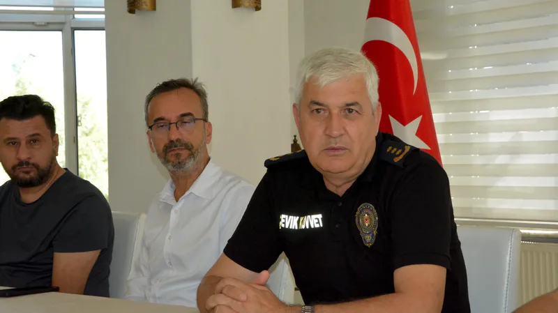 Balıkesir'de 2026-2027 futbol sezonu öncesi düzenlenen Balıkesirspor güvenlik toplantısında stadyum