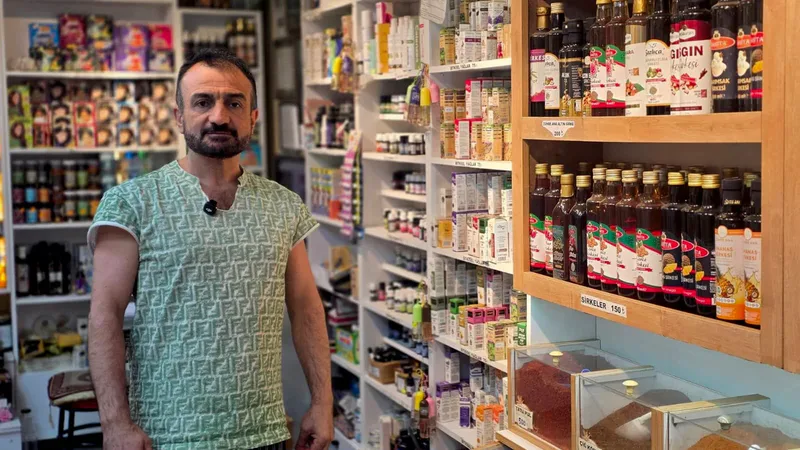 Bandırma'da havaların soğumasıyla aktarlarda kış hareketliliği yaşanmaya başladı. Ihlamur, kuşburnu,