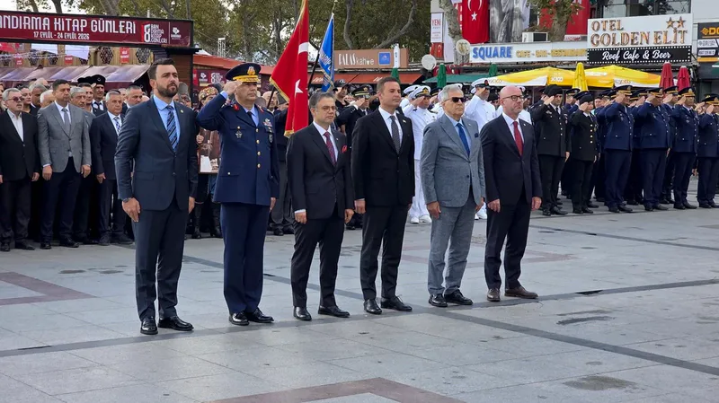 Bandırma'nın düşman işgalinden kurtuluşunun 104. yıl dönümü, Cumhuriyet Meydanı ve