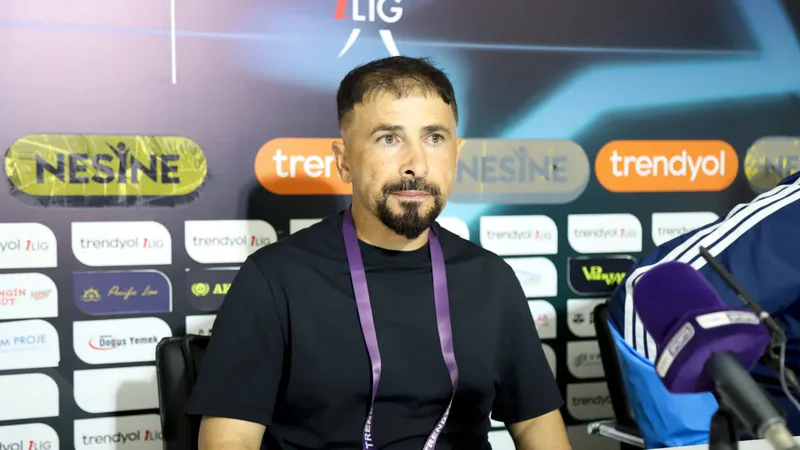 Trendyol 1. Lig'in 8. haftasında Bandırmaspor, sahasında Ümraniyespor'a 1-0 mağlup