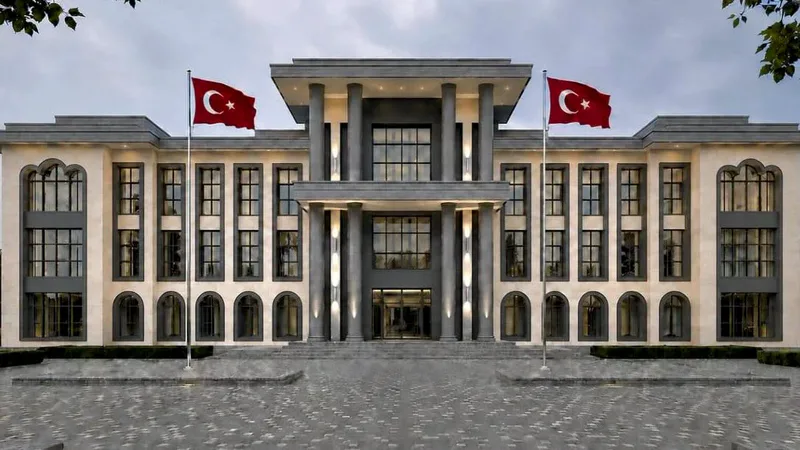 Balıkesir Valisi İsmail Ustaoğlu, Bigadiç ilçesinde yapımı hızla süren yeni