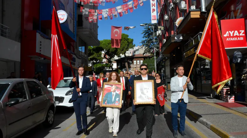 Cumhuriyet Halk Partisi, kuruluşunun 103. yılını Balıkesir'de düzenlediği etkinliklerle kutladı.