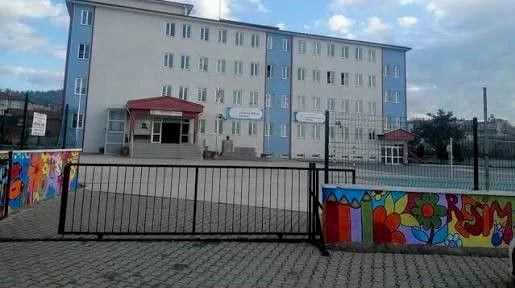 Balıkesir'de Şehit Yüzbaşı İlker Acar Ortaokulu'nun hayata geçirdiği Dilini Kirletme