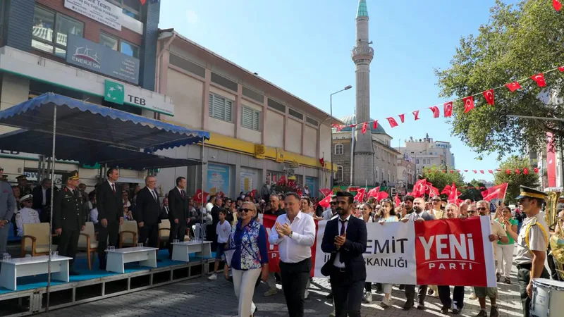 Edremit ilçesinde düşman işgalinden kurtuluşunun 104. yıl dönümü düzenlenen törenlerle