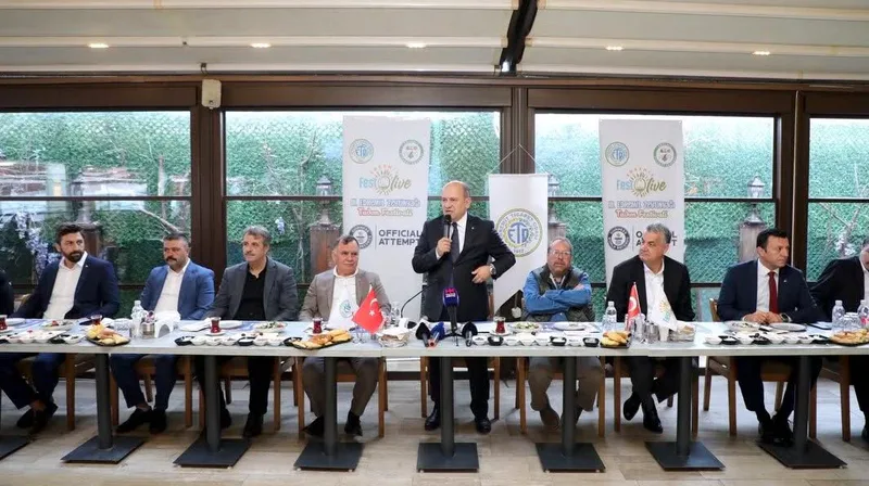 Bu yıl üçüncüsü düzenlenen Edremit Zeytinyağı Tadım Festivali-FestOlive kapsamında 10