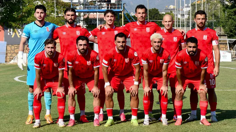 Balıkesirspor, deplasmanda karşılaştığı Alanya 1221 Futbol Kulübü'nü yıldız golcüsü Emre