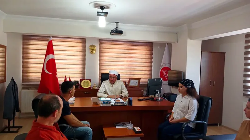 Erdek İlçe Müftülüğü bünyesinde sürdürülen resmi nikah hizmeti kapsamında bir