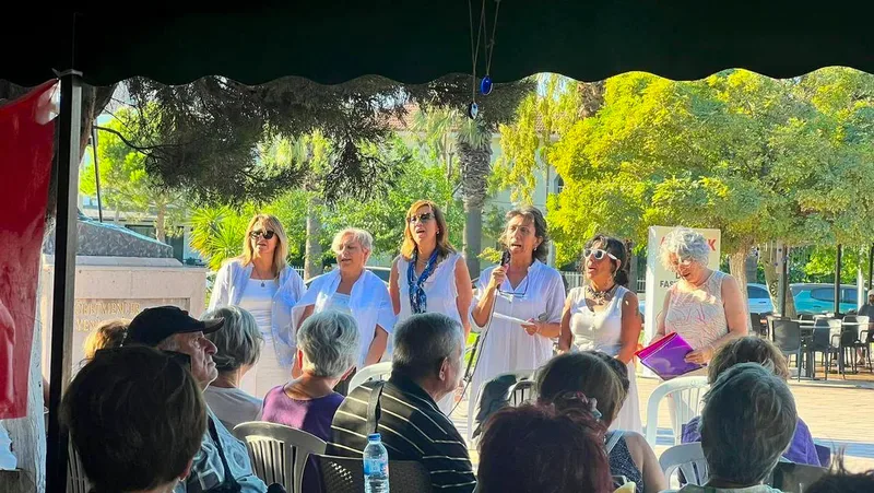 Balıkesir'in Burhaniye ilçesinde düzenlenen Fem-Fest 2026, üç gün süren tiyatro,