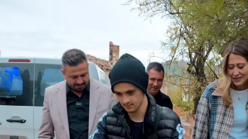 Balıkesir'in Gömeç ilçesinde yaşayan özel vatandaş Cumali'ye AK Parti Kadın