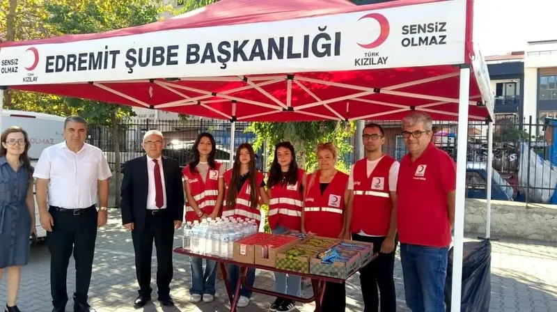 Türk Kızılay Edremit Şubesi, yeni eğitim öğretim yılının başlamasıyla birlikte