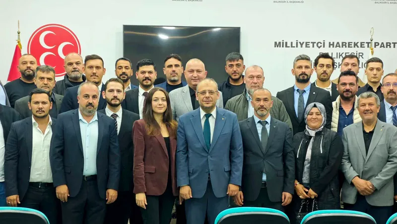 MHP Karesi İlçe Başkanı Ersin Kurtuluş ve beraberindeki heyet, 15.