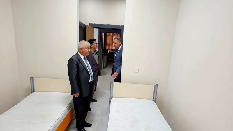 Balıkesir İl Millî Eğitim Müdürlüğü yetkilileri, yeni binasında eğitime başlayan
