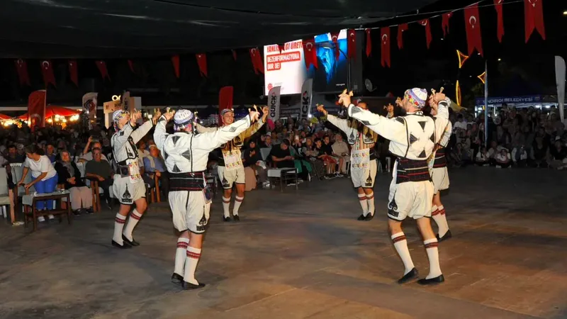 Sındırgı Belediyesi ev sahipliğinde düzenlenen 24. Uluslararası Yağcıbedir Halı, Kültür