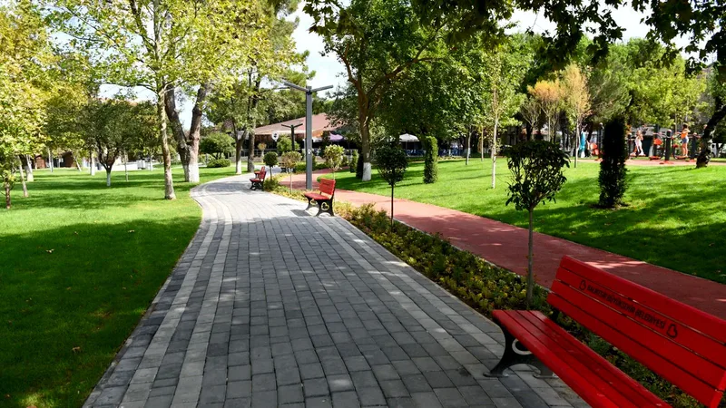 Balıkesir Büyükşehir Belediye Başkanı Ahmet Akın, Susurluk ilçesinde 45 bin
