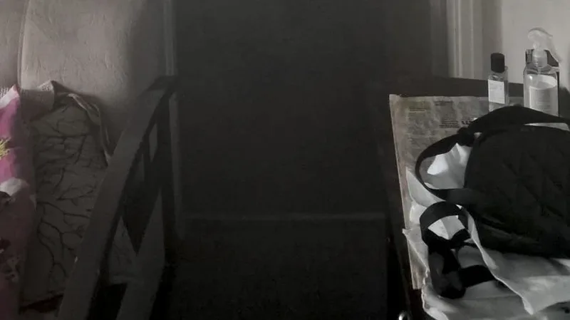Susurluk ilçesinde bir apartman dairesinde şofben arızası nedeniyle çıkan yangında,