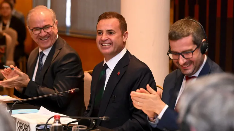 Marmara Belediyeler Birliği ve Balıkesir Büyükşehir Belediye Başkanı Ahmet Akın,