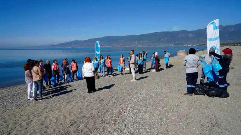 Balıkesir Büyükşehir Belediyesi, Altınkum Dalyan mevkiinde üçüncü kez kıyı temizliği