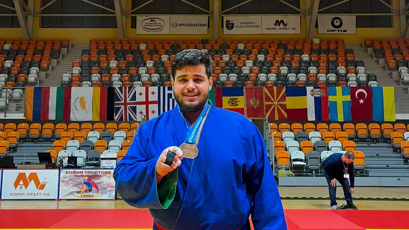 Bandırma Onyedi Eylül Üniversitesi öğrencisi Mehmet Emin Çolakçivi, Bulgaristan'ın ev
