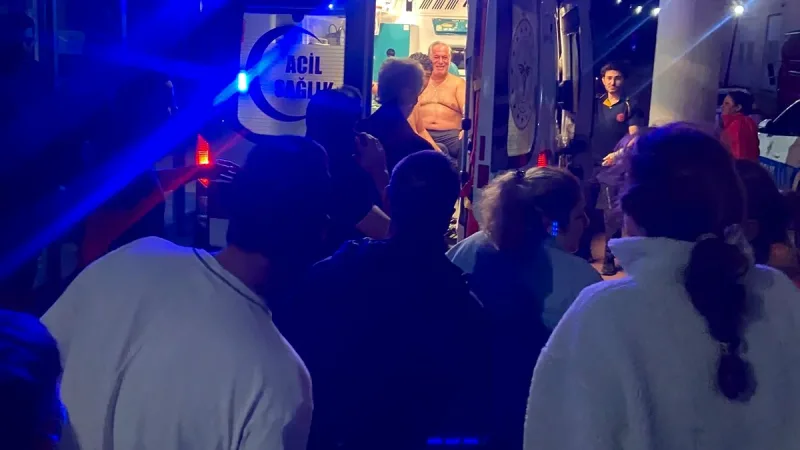 Ayvalık açıklarında 9 kişilik özel tekne battı. Sahil Güvenlik 8