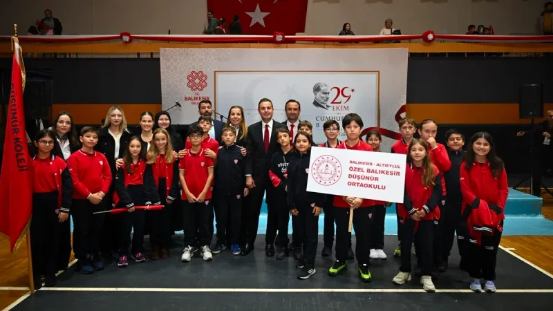 Balıkesir'de 29 Ekim Cumhuriyet Bayramı, düzenlenen resmi tören ve kutlama