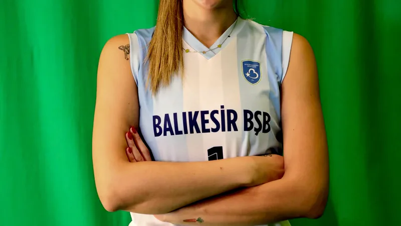 Balıkesir Büyükşehir Belediyespor, voleybol kadrosuna Melis Ünal'ı kattı. Yeni transfer,